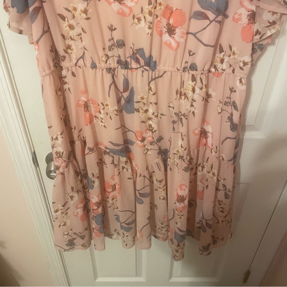 Light Pink Floral Dress - Picture 3 of 9